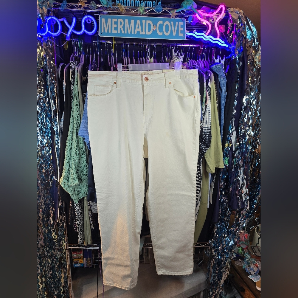 #0188 NWT Sz 17 Reg UNIVERSAL THREAD White Jeans 20-21.25"Waist 30.5"Insm 13.5"R